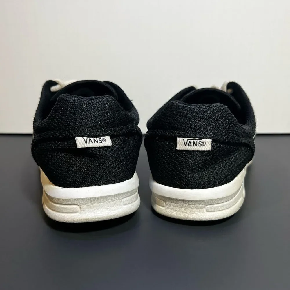 Youth VANS UltraCush Lite Black Low Top Shoes / Size 2.5